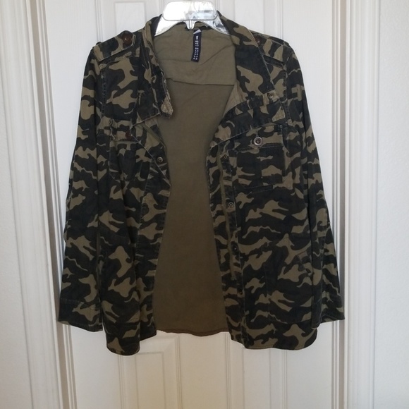 Design Lab Lord & Taylor Jackets & Blazers - NWOT Camouflage Shirt